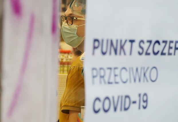 Lenkijoje – 54 477 nauji COVID-19 atvejai, 307 užsikrėtę žmonės mirė